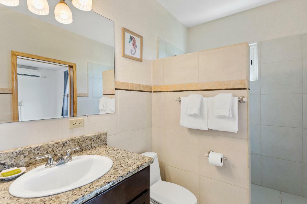 Turtle'S Nest Beach Resort Meads Bay Room photo